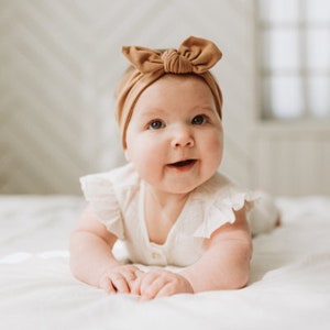 Baby Stirnband Schleife Knoten, Sand Pastell Lila und Karamell braun Baby Stirnbänder Bild 4