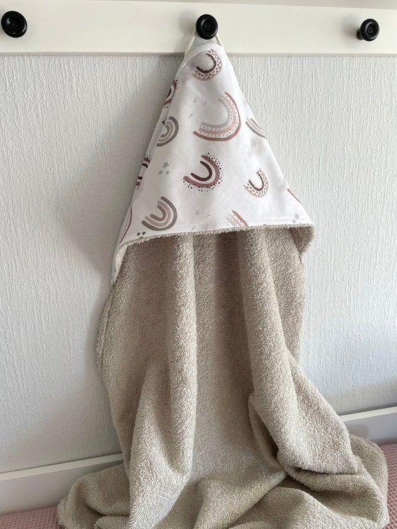 Gray Hooded bath towel with Rainbows for babies, Gray frottee towel, Kapuzenhandtuch , Baby Badetuch