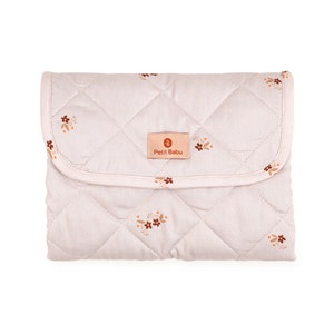 Embrague para cambiar pañales con flores, cambiador de viaje, bolsa de pañales beige, cambiador portátil para bebés