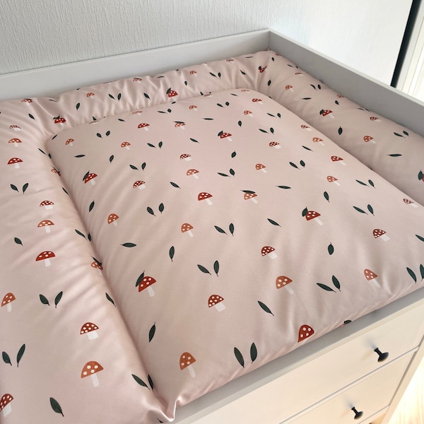 Wasserabweisende Wickelauflage Mushroom, Matelas à langer, matelas à langer avec champignons, matelas à langer hydrofuge, coussin d'enroulement