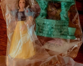 McDonald&#39;s 1992 Snow White and the Seven dwarfs individual figurines in their bags to complete your set!