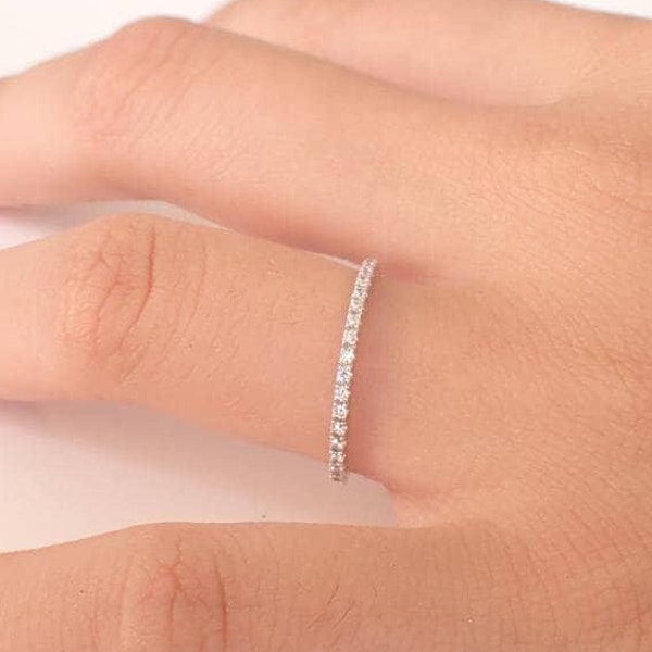 Platinum Diamond Wedding Band, Ladies Platinum Wedding Ring, Dainty Thin Platinum Band, Diamond Stackable Ring, Diamond Wedding Ring