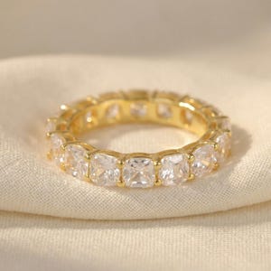 Cushion Cut Diamond Wedding Band, Delicate Diamond Wedding Ring, Minimalist Ring, Full Eternity Stacking Ring, Anniversary Gift for Her
