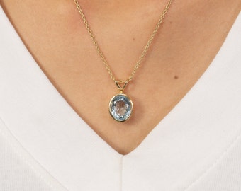 5.0 ct ovale Aquamarin Solitär-Halskette: 14k Goldlünettenanhänger