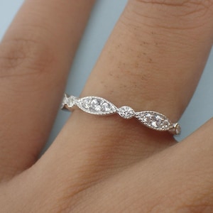 Aliança de casamento com diamantes Art Déco, anel empilhável de diamantes em ouro maciço 14k, anel meia eternidade, aliança fina e delicada Marquise