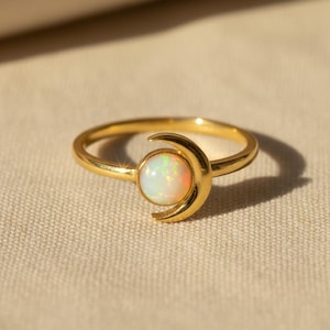Crescent Moon Opal Ring, 18K Gold Plated White Fire Opal Ring Celestial Space Gift for Her, Best Friend Gift, Crescent Moon Jewelry