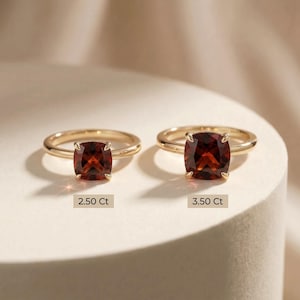 Elegante anillo solitario de granate talla cojín / Diseño llamativo en oro de 14 quilates / Piedra natal de enero atemporal / Regalo ideal para compromiso y aniversario