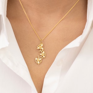 Diamond Flower Necklace, 14k Solid Gold Flower Necklace, Dainty 3 Flower Necklace, Minimalist Necklace for Women
