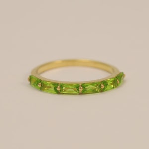 Baguette Peridot Wedding Ring, 14K Solid Gold Peridot Stacking Ring, August Birthstone, Half Eternity Peridot Ring, Vintage Wedding Band