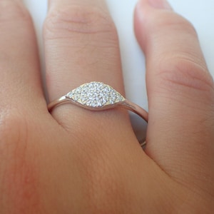 Vintage Engagement Ring Marquise Shape Ring Platinum Ring 14k White Gold Dainty Ring Diamond Pre-Engagement Ring Eye Shaped Ring Design