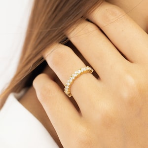 Moissanite Cluster Ring, 14k Solid Gold Eternity Ring, Moissanite Ehering, Stapeln Ehering, einzigartige Versprechen Ring