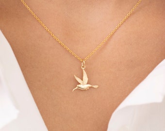 Humming Bird Pendent Necklace, 14k Solid Gold Dainty Bird Necklace, Tiny Bird Necklace, Tropical Bird Jewelry, Valentinus&#39;s Day Gift