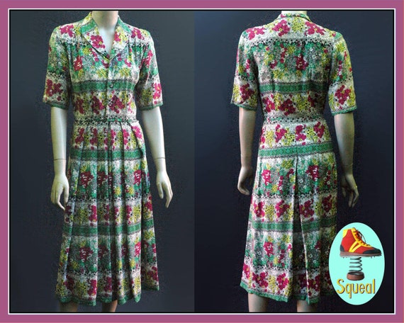 Vintage 1940s Pleated Floral Dress (Small)