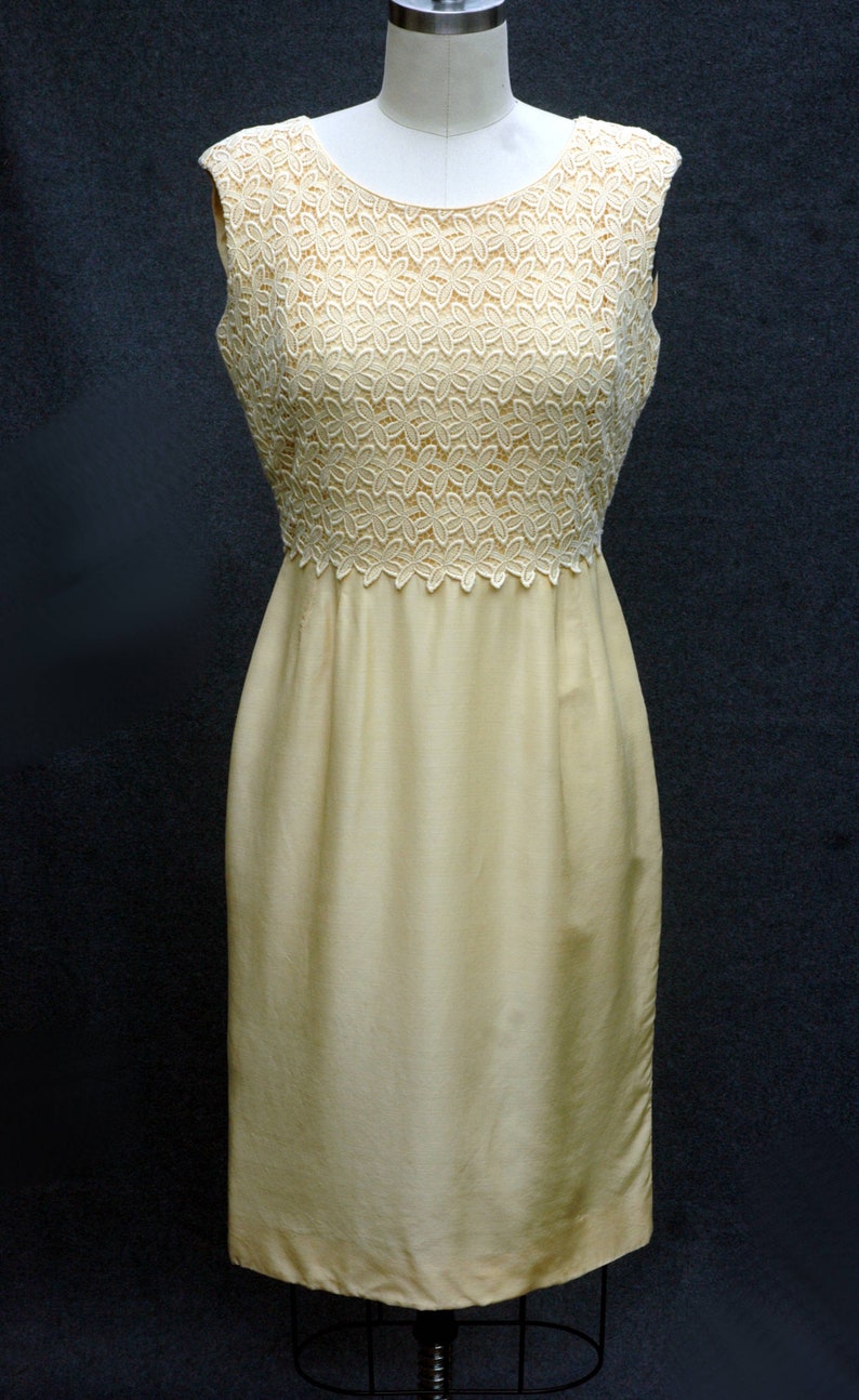 Medium Vintage 50s Pale Lemon Rayon and Lace Dress