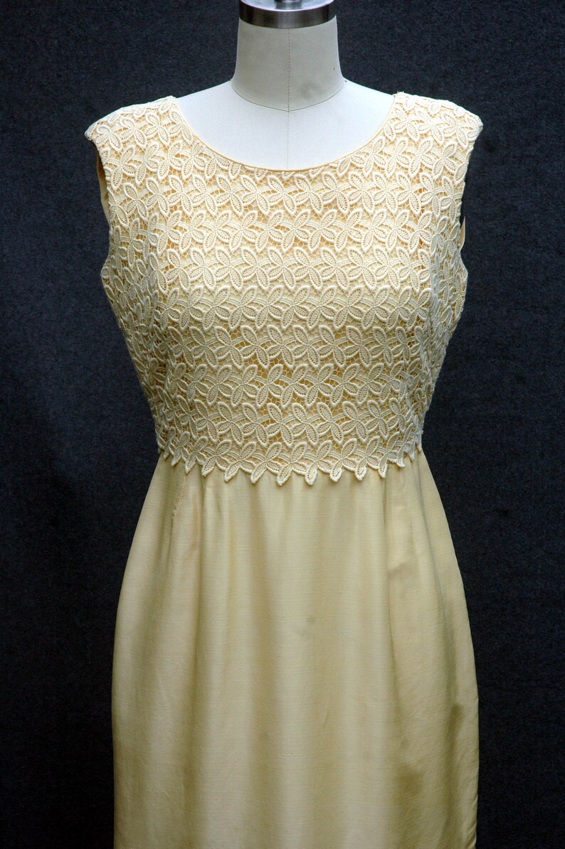 Medium Vintage 50s Pale Lemon Rayon and Lace Dress