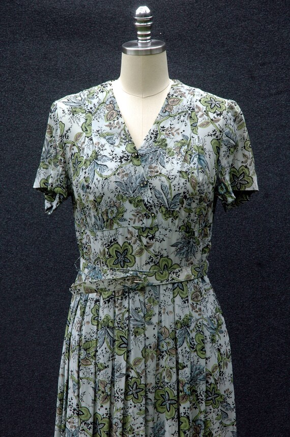 Vintage 1940s Dress Floral Rayon Dress - image 7