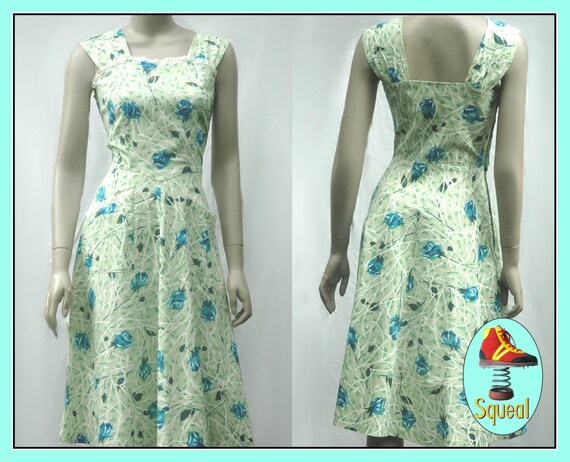 Vintge 1940s Rose Print Dress