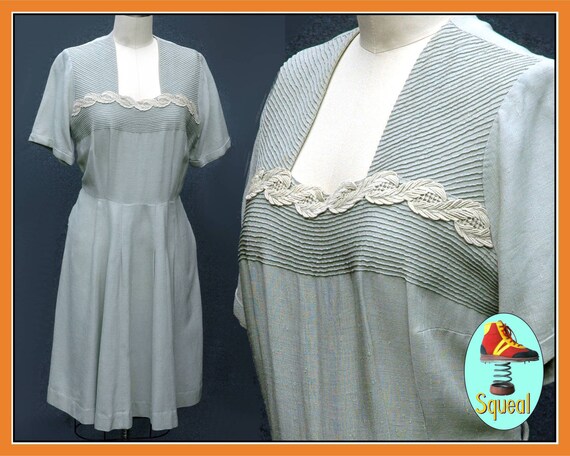 Vintage 50s Pale Green Linen Dress (Large)