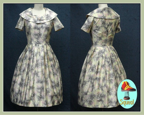 Vintage 1950s Floral Print Dress