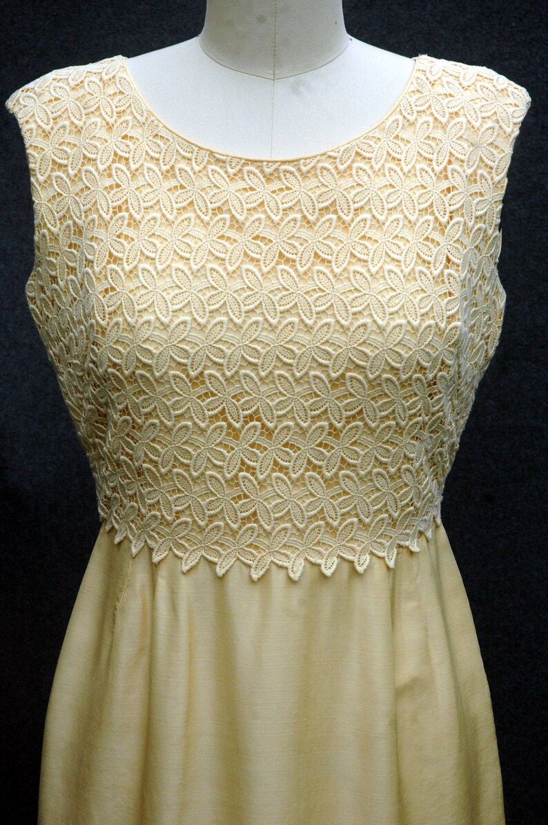 Medium Vintage 50s Pale Lemon Rayon and Lace Dress