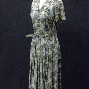 Vintage 1940s Dress Floral Rayon Dress image 4