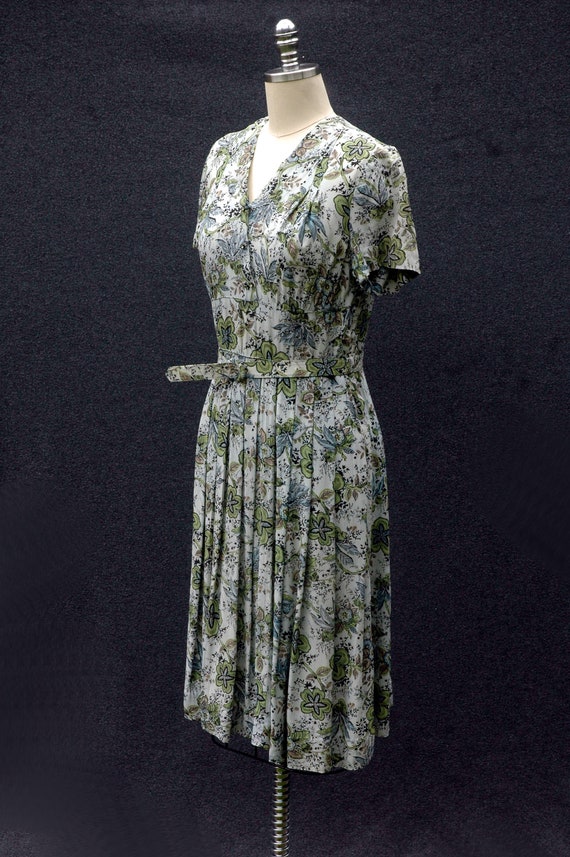 Vintage 1940s Dress Floral Rayon Dress - image 4