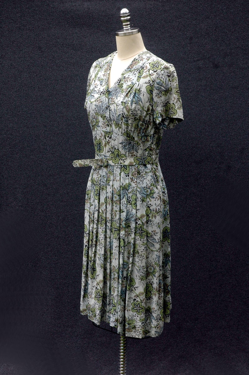 Vintage 1940s Dress Floral Rayon Dress image 4