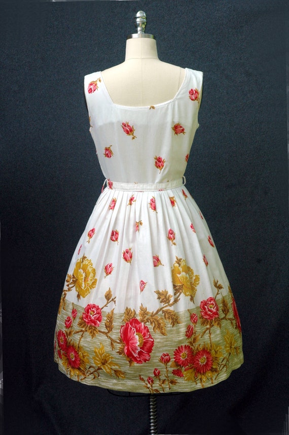 Vintage 1950s Dress Floral Border Print Dress - image 5