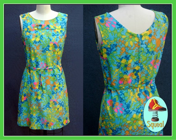 Vintage 1960s Psychadelic Cotton Shift Dress with