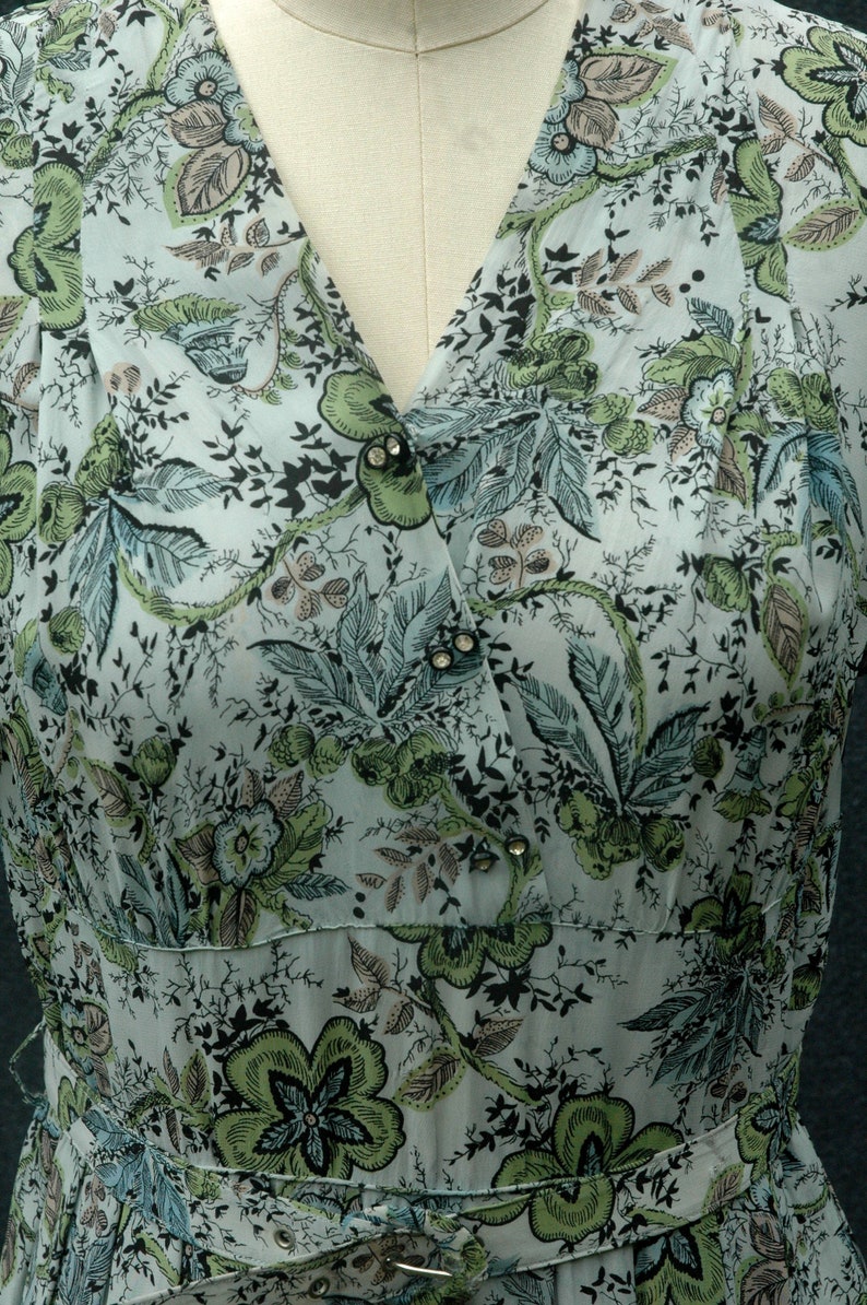 Vintage 1940s Dress Floral Rayon Dress image 8