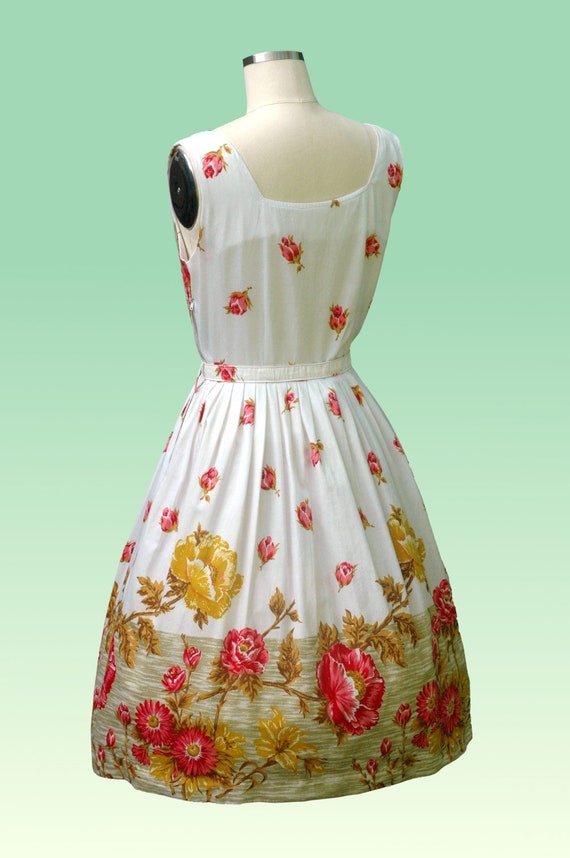 Vintage 1950s Dress Floral Border Print Dress - image 3