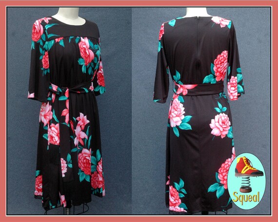 Vintage 1970s Floral Tent Smock Dress with Tassle
