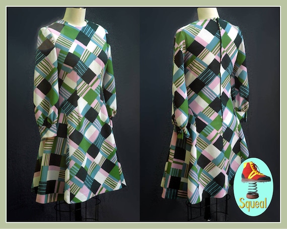 Vintage 1970s Green Geometric Print Dress