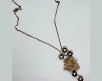 Collana Rosa del Deserto Grezza Avvolta Oro | Perle Bronzo Madreperla | Gioielli Pietre Rare Italia Soul&Spirit
