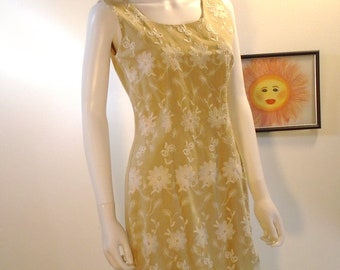 Beige Floral Embroidered Sheath Dress Size 7/8 Vintage 90s