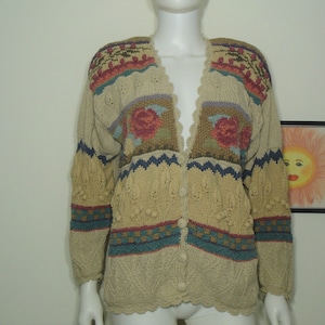 Vintage 90s Casual Corner Beige Floral Hand Knit Sweater Size S