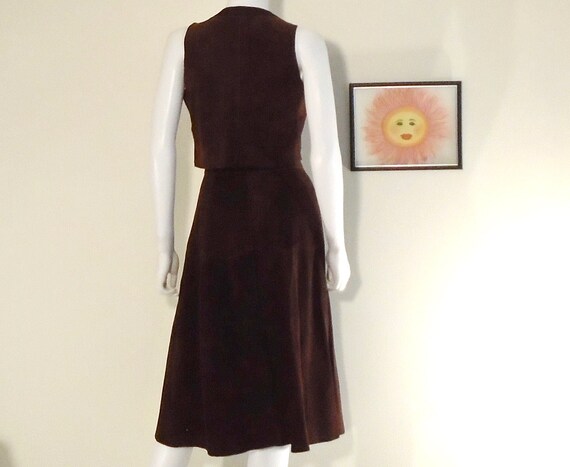 Vintage 70's Snap Front Brown Suede Skirt and Mat… - image 3