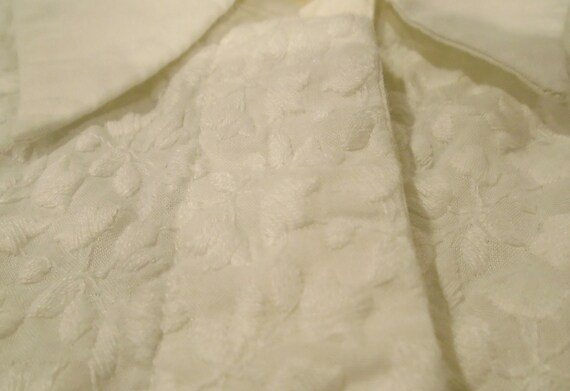 Vintage GAP White on White Embroidered Hidden But… - image 5