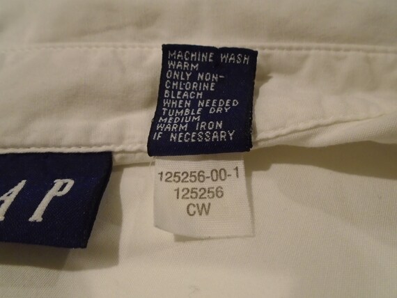 Vintage GAP White on White Embroidered Hidden But… - image 7