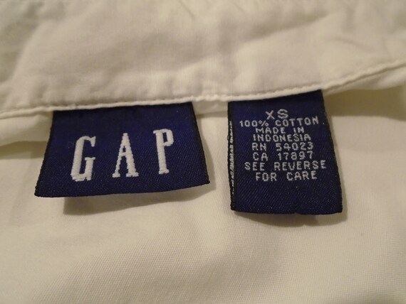 Vintage GAP White on White Embroidered Hidden But… - image 6