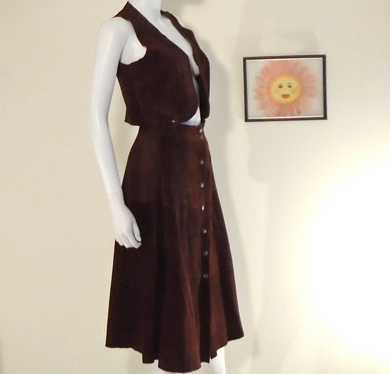 Vintage 70's Snap Front Brown Suede Skirt and Mat… - image 4