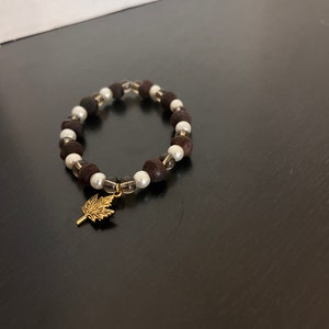 Woodsy leaf charm bracelet