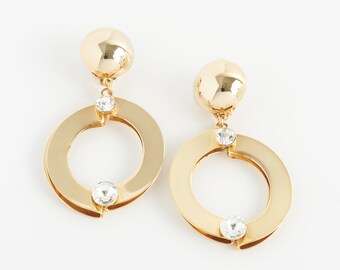 Kolczyki w kształcie kółek ze złota i kryształków