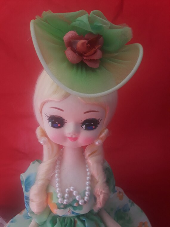 cara pintada de muñeca