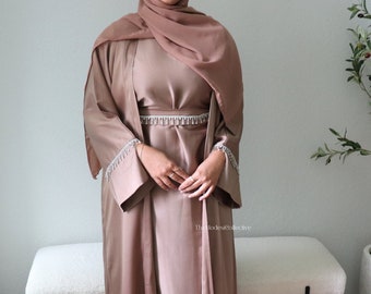 Ensemble d'abayas 4 pièces, ensemble d'abayas orné de cristaux fabriqué à Dubaï, abaya fantaisie, abaya du ramadan pour femme, abaya de l'Aïd, abaya habillée, abaya de Dubaï