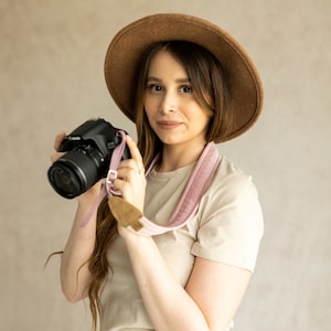Velvet Vegan Leather Camera Strap: DSLR Accessories