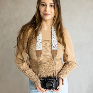 Floral Velvet Camera Strap: Vegan Leather DSLR Accessory