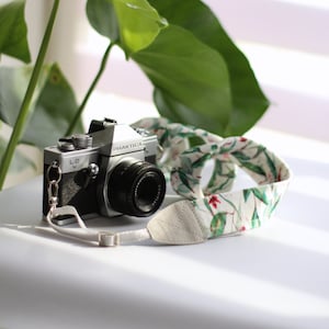Camera Strap Eucalyptus Seeds , Photography Accessories , Floral Camera Strap for all DSLR