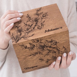 Boîte de recettes en bois personnalisée avec intercalaires et cartes de recettes, cadeau personnalisé