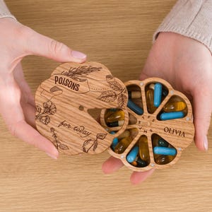 Pill Organizer, Pill Case, Pill Dispenser Wooden Pill Box 7-Day For Purse, Gift For Travelers
